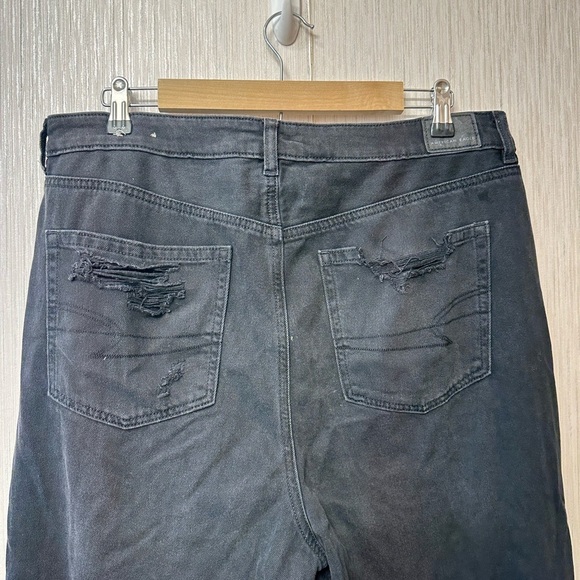 American Eagle Outfitters Mom Jeans distressed Size 16 - Picture 3 of 7